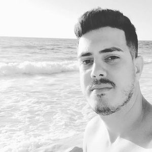 Meet your Posher, Lázaro asbel